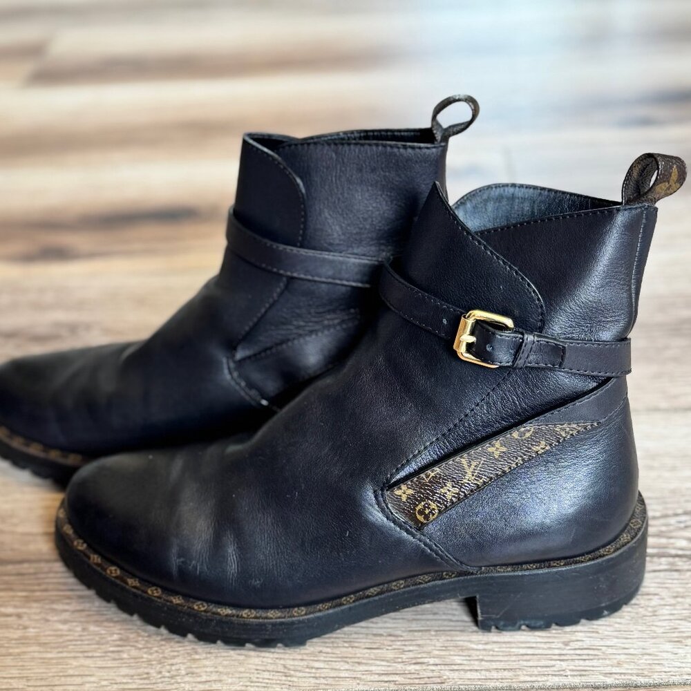 Louie Vuitton LV Monogram Discovery Moto Boot
